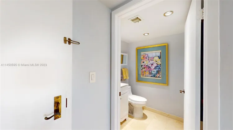 Champlain Towers East #11E image #25