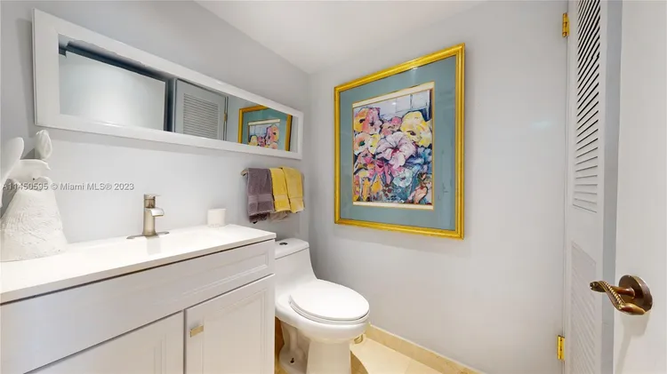 Champlain Towers East #11E image #26