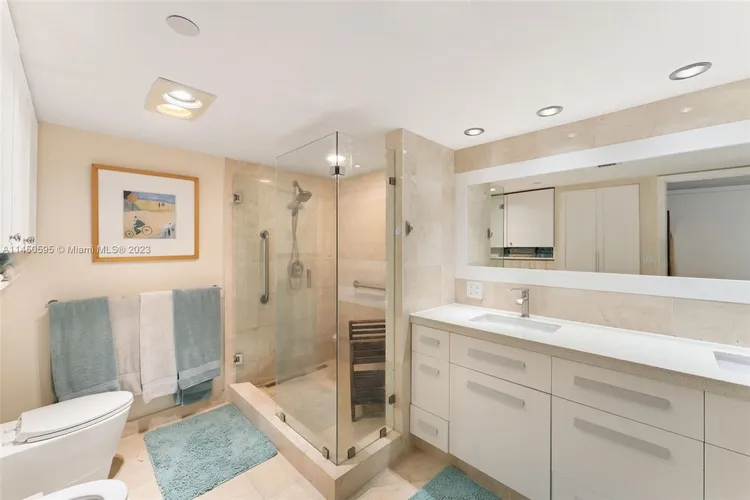 Champlain Towers East #11E image #27