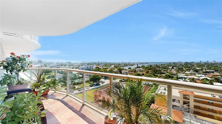 Champlain Towers East #11E image #32