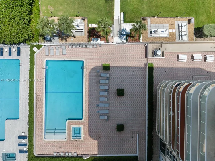 Champlain Towers East #11E image #46