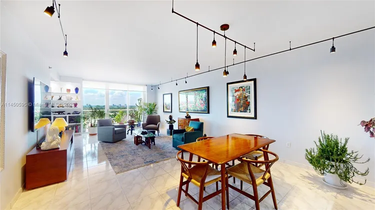 Champlain Towers East #11E image #8