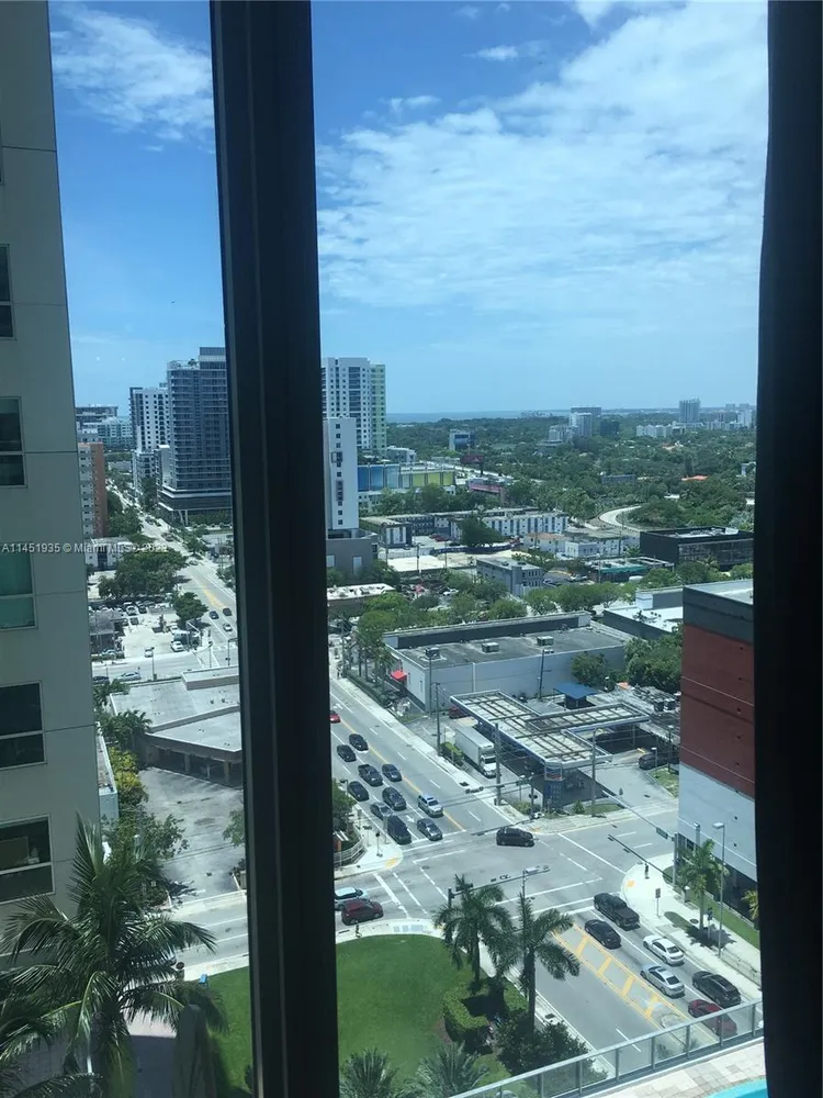 Latitude #1708 image #6