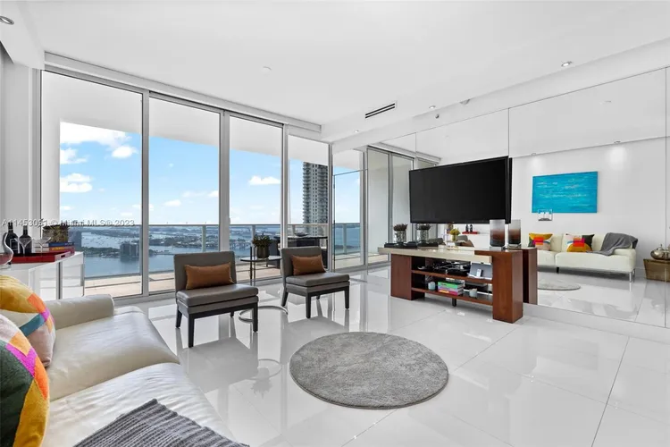 Paramount Bay #3305 image #11