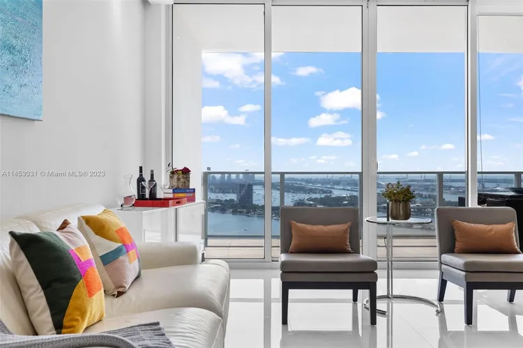 Paramount Bay #3305 image #12