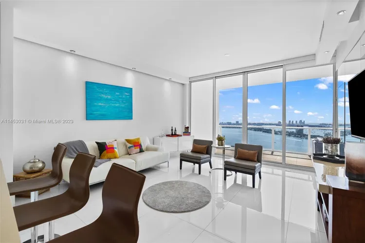 Paramount Bay #3305 image #13