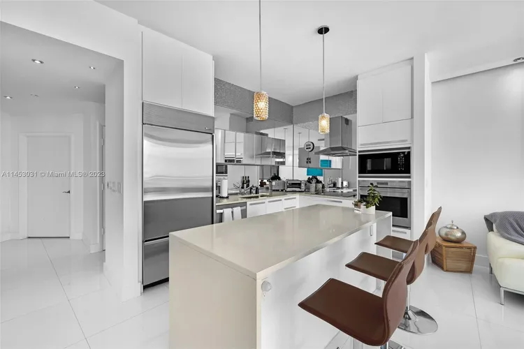 Paramount Bay #3305 image #14