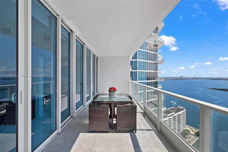 Paramount Bay #3305 image #26