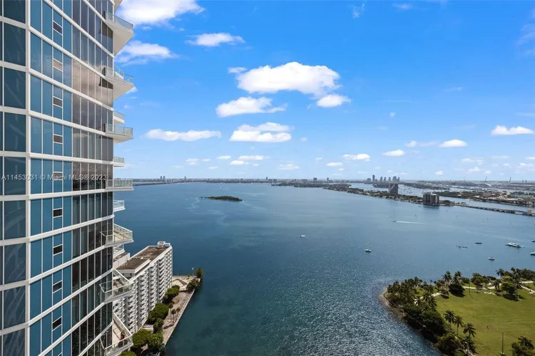 Paramount Bay #3305 image #28