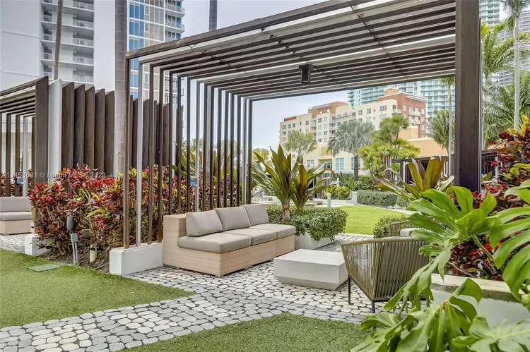Paramount Bay #3305 image #40