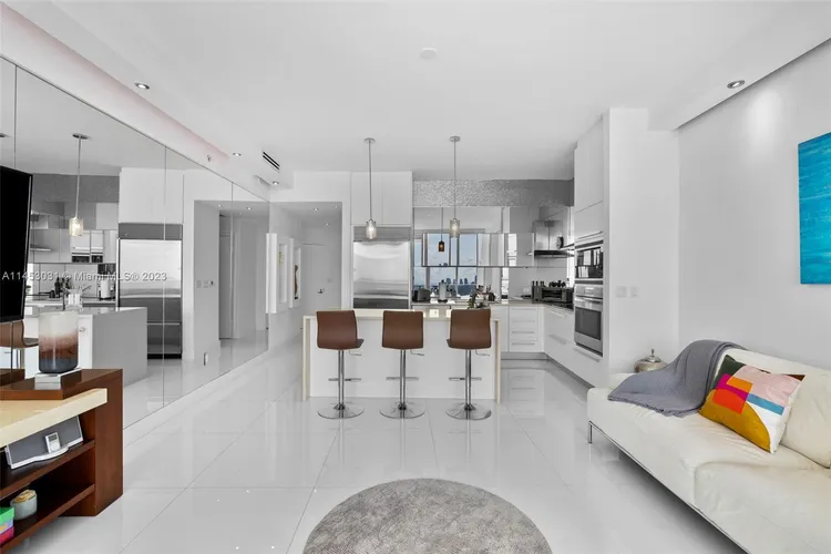 Paramount Bay #3305 image #6