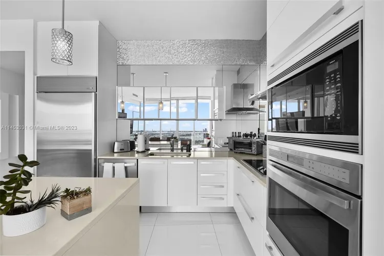 Paramount Bay #3305 image #7
