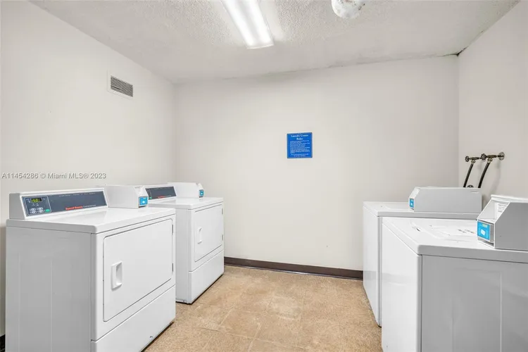 Commodore Plaza - Century #504 image #25