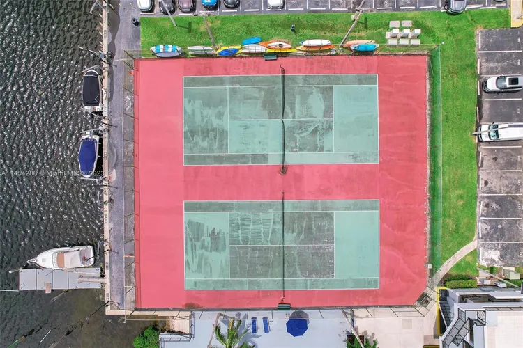 Commodore Plaza - Century #504 image #46