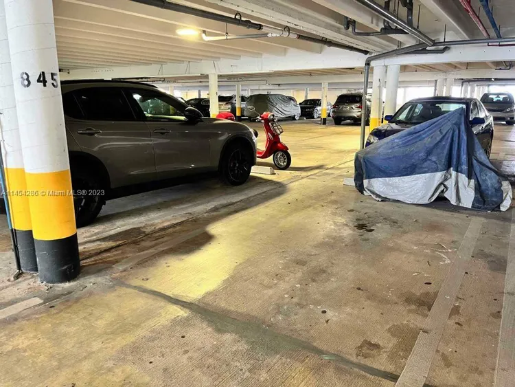 Commodore Plaza - Century #504 image #49