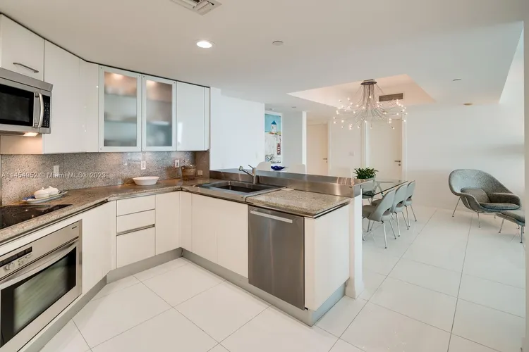 Grovenor House #1105 image #15