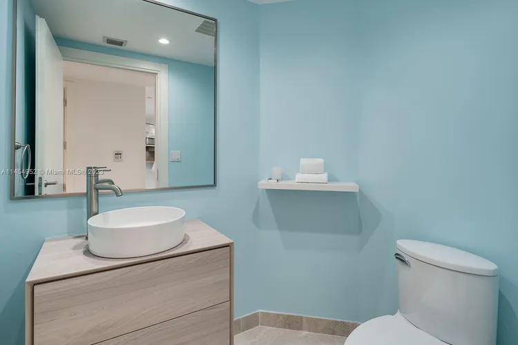 Grovenor House #1105 image #17