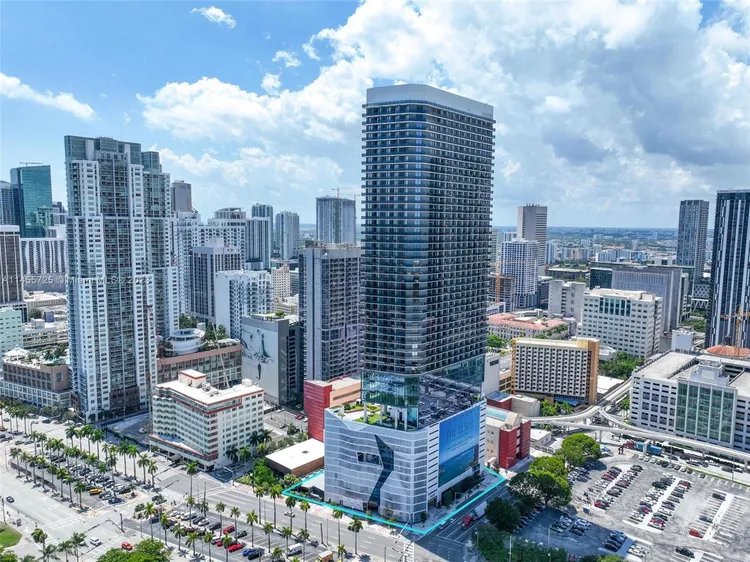 The Elser Hotel & Residences #1612 image #23