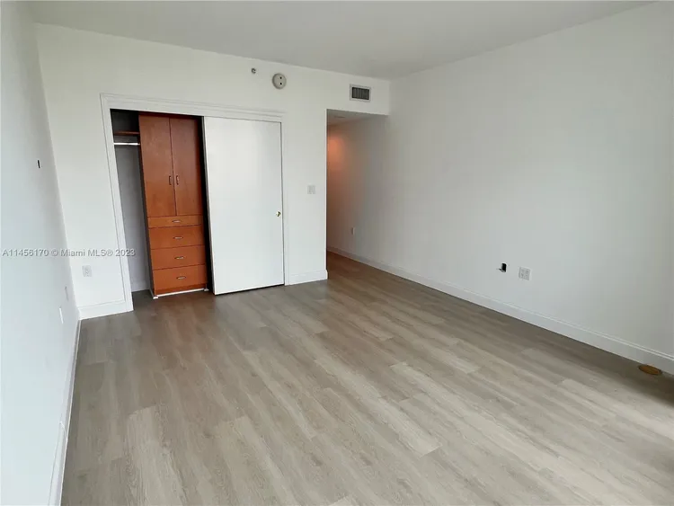 Porto Vita South Tower #702 image #34