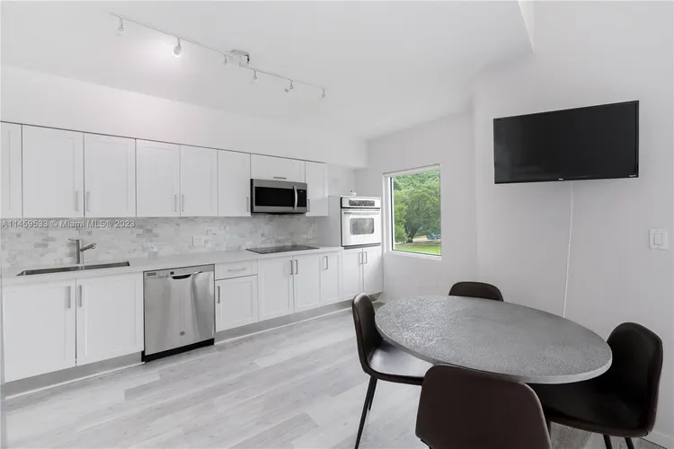 Lofts On Brickell #104 image #7