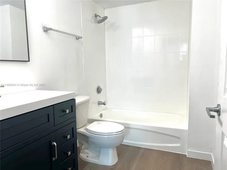 1800 Biscayne Plaza #1804 image #6