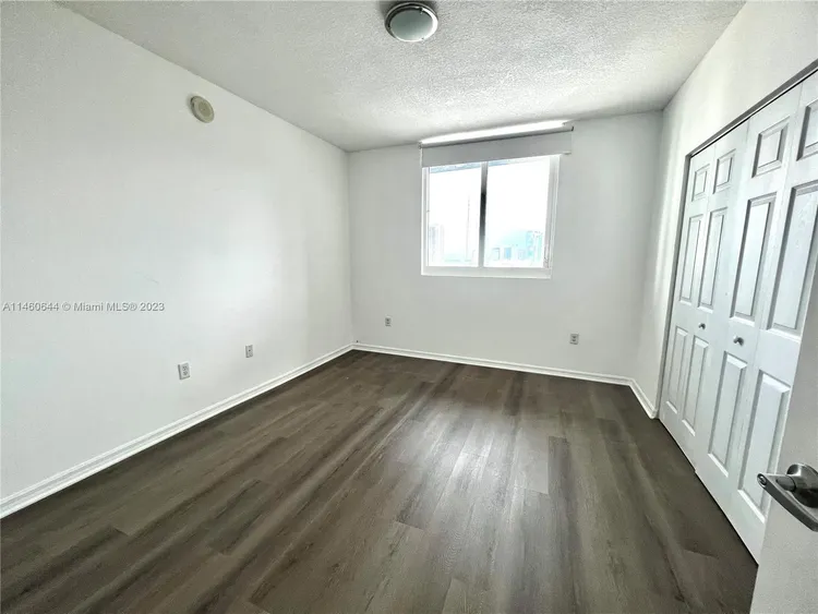 1800 Biscayne Plaza #1804 image #7