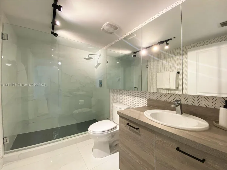 400 Sunny Isles #119 image #18