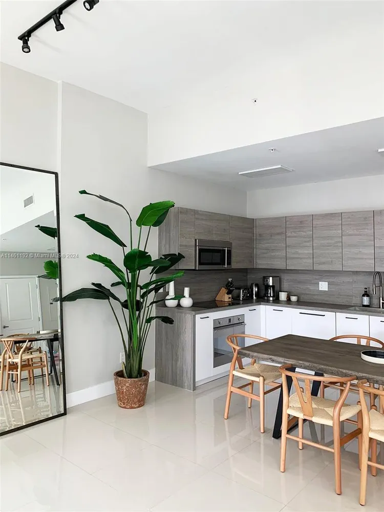 400 Sunny Isles #119 image #8