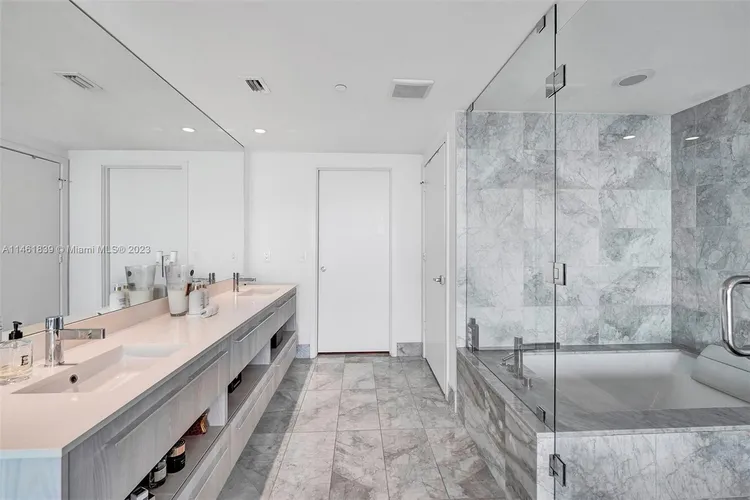 One Paraiso #4703 image #10