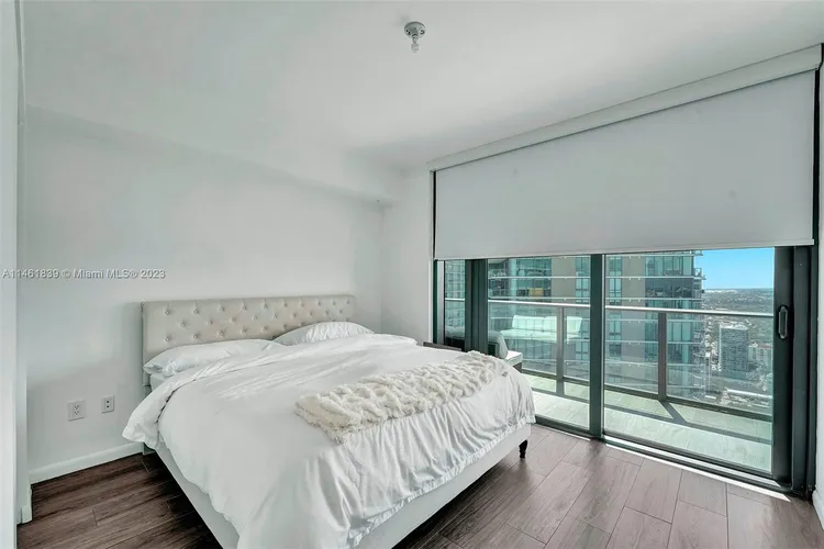 One Paraiso #4703 image #15