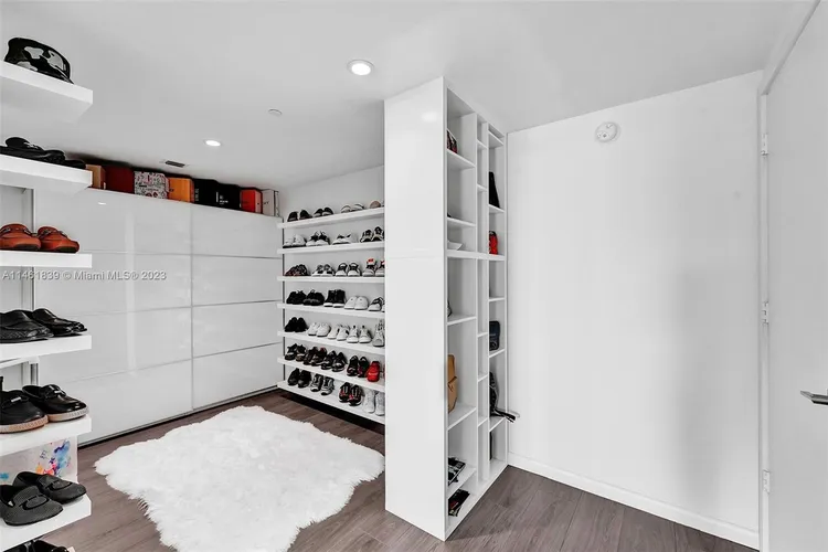 One Paraiso #4703 image #19