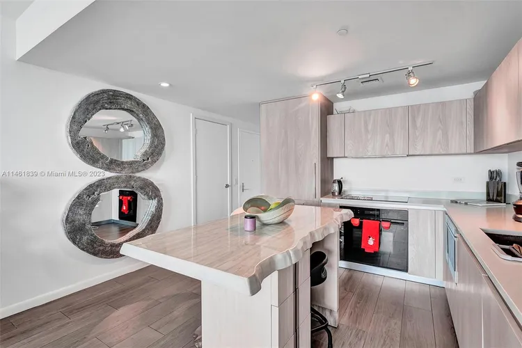 One Paraiso #4703 image #23