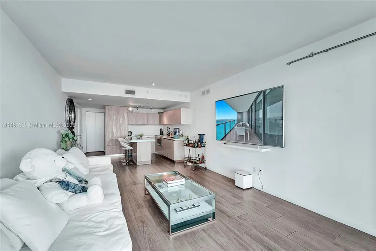 One Paraiso #4703 image #25