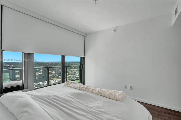 One Paraiso #4703 image #36