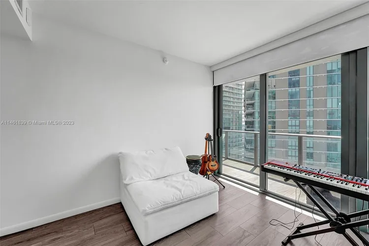 One Paraiso #4703 image #38