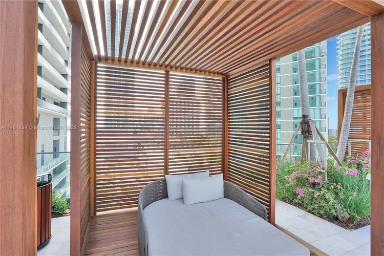 One Paraiso #4703 image #46