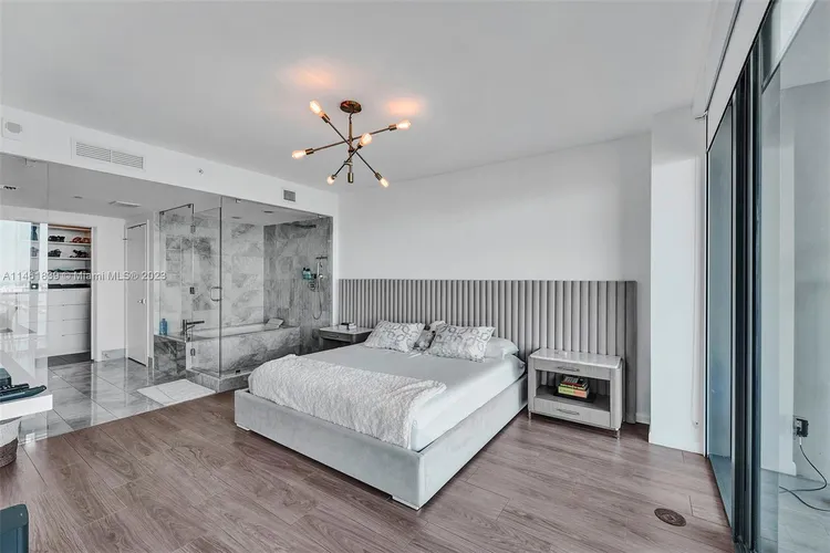 One Paraiso #4703 image #8