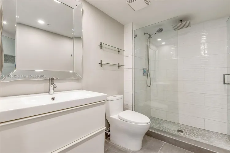 Brickell on the River North #1001 image #16