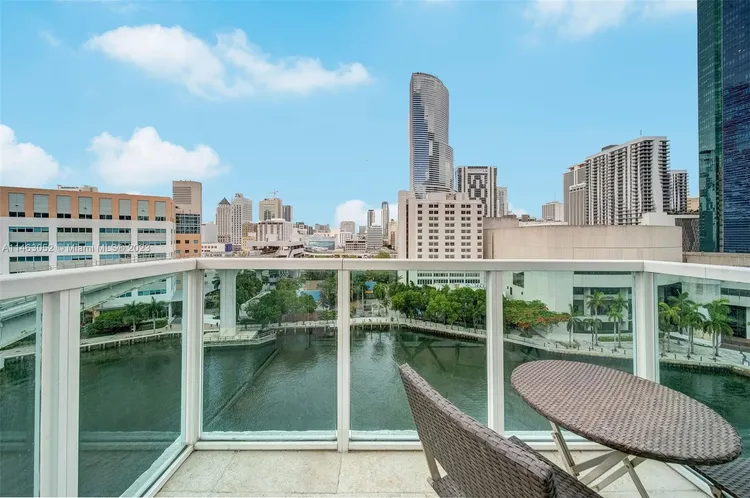 Brickell on the River North #1001 image #25