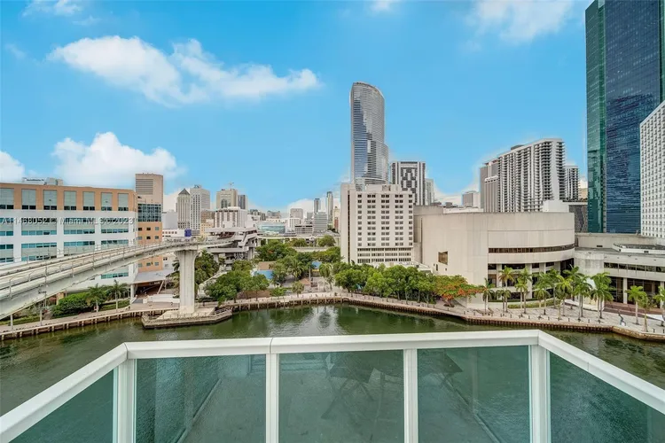 Brickell on the River North #1001 image #26