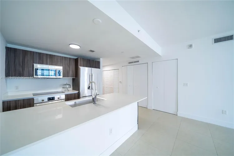 Aria on the Bay #4407 image #16