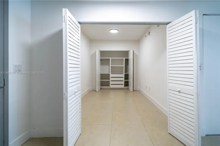 Aria on the Bay #4407 image #9