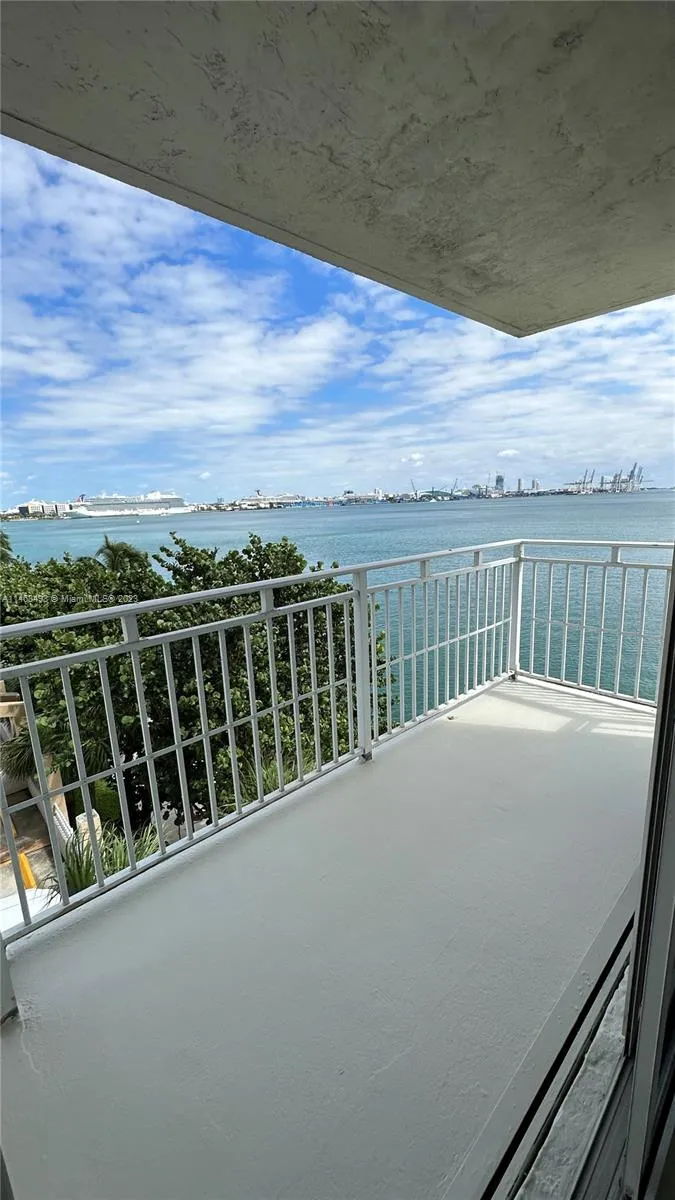 Isola #515 image #14