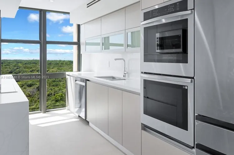 Towers of Key Biscayne #B1001 image #18