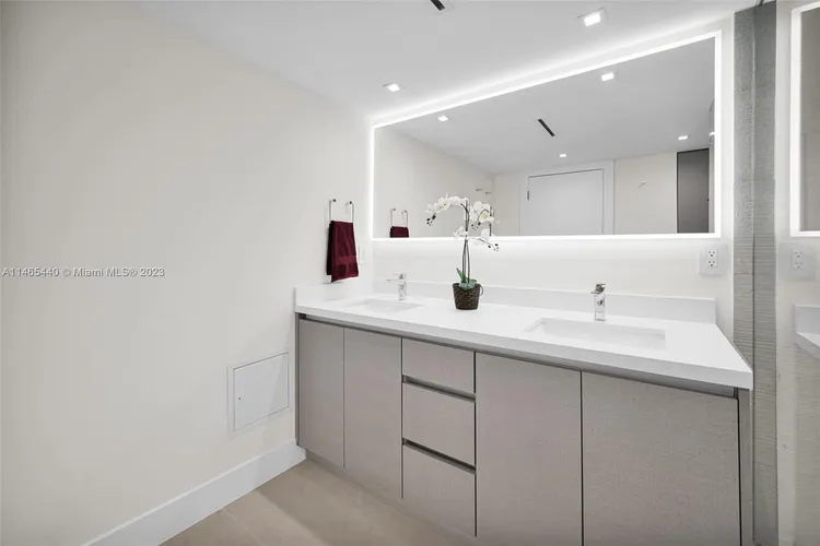 Towers of Key Biscayne #B1001 image #27