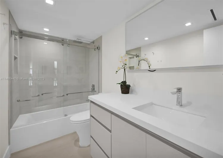 Towers of Key Biscayne #B1001 image #31