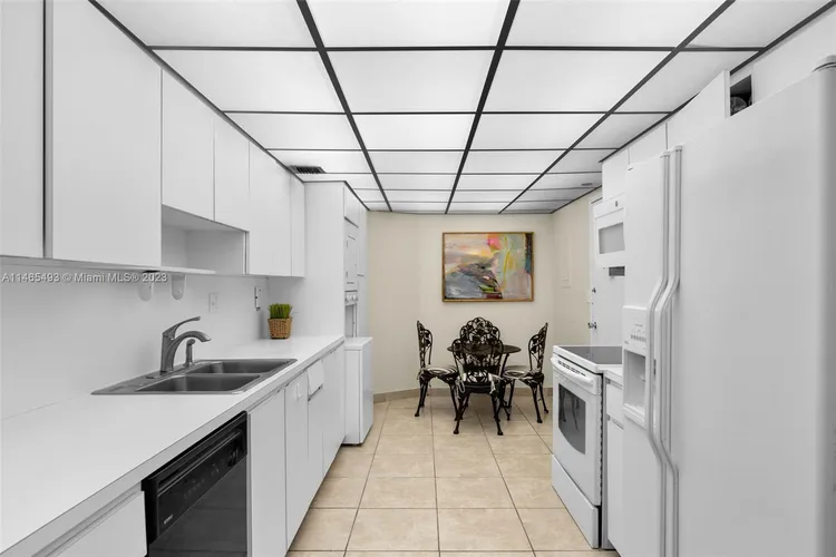 Towers of Key Biscayne #B706 image #15