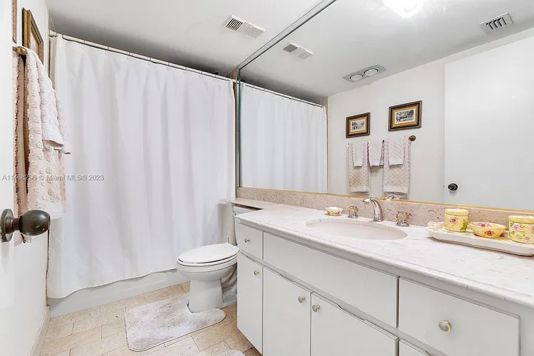 Three Grove Isle Condo #C805 image #8