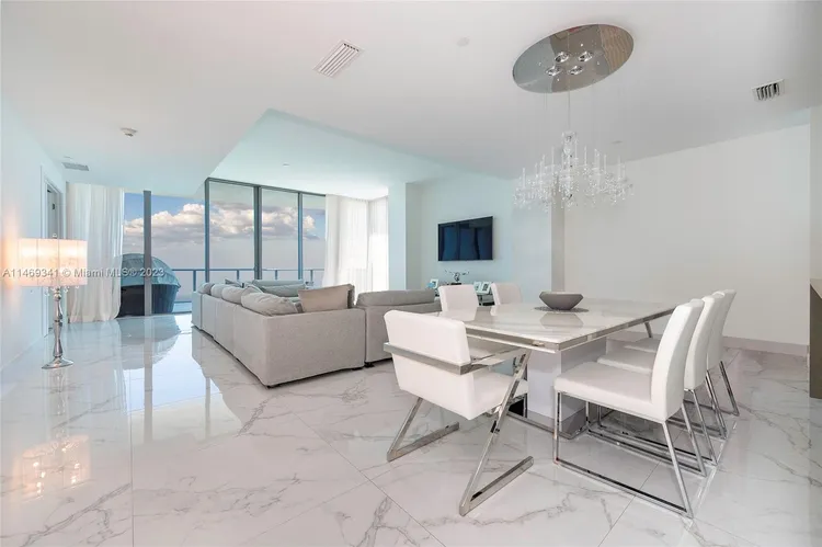 Chateau Beach Residences #1401 image #15