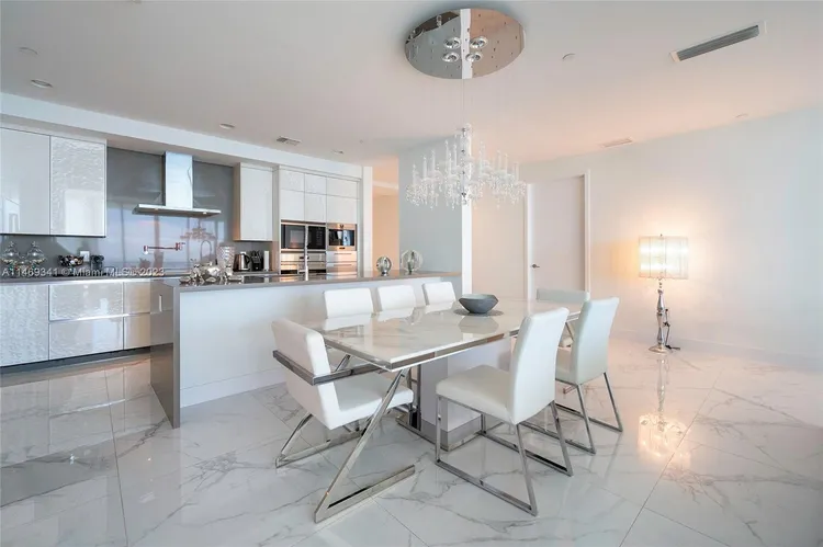 Chateau Beach Residences #1401 image #17